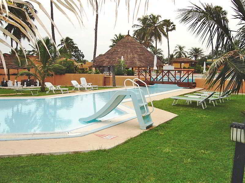 Sunbeach Hotel & Resort Bakau Экстерьер фото