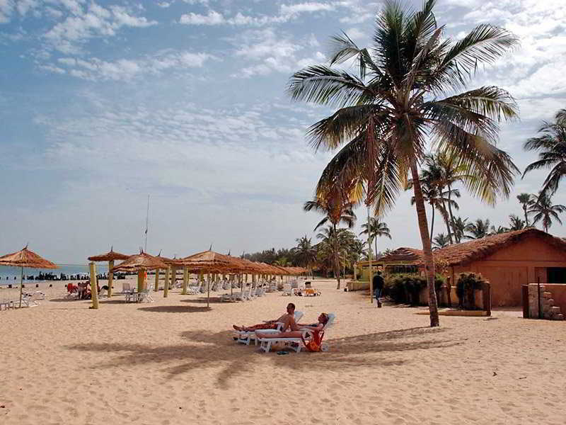 Sunbeach Hotel & Resort Bakau Экстерьер фото