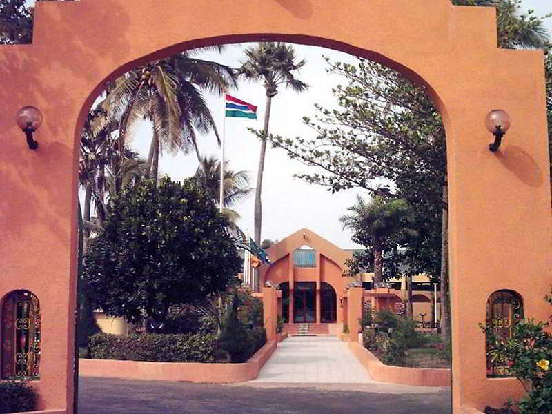Sunbeach Hotel & Resort Bakau Экстерьер фото
