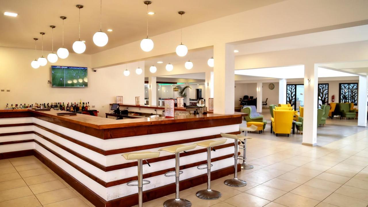 Sunbeach Hotel & Resort Bakau Экстерьер фото