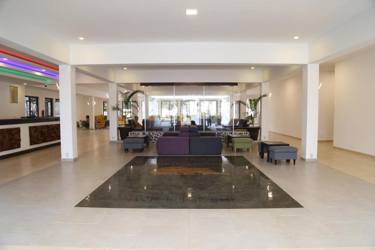 Sunbeach Hotel & Resort Bakau Экстерьер фото